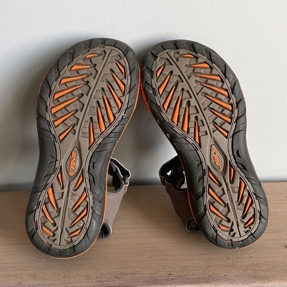 Sz13 kids Teva Toachi 2 sandals in taupe and orange. EUC - Picture 5 of 10